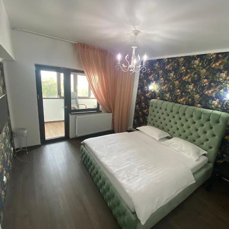 Violetta Apartament Buzău Esterno foto